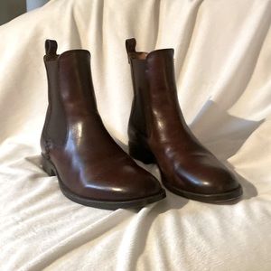 Like new Frye ankle boots